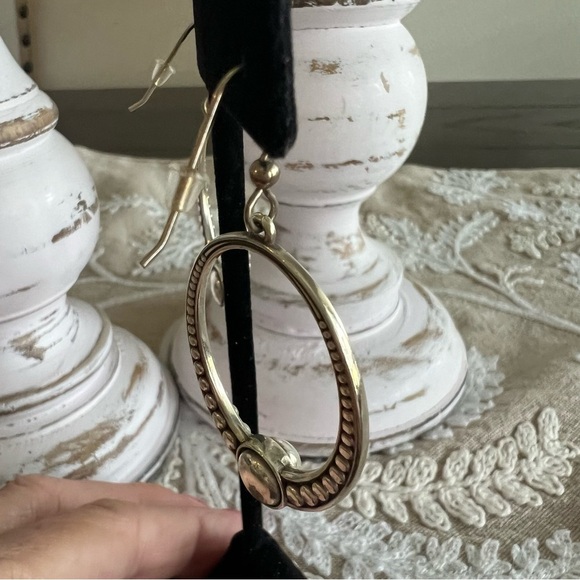 Brighton EUC Oval French Wire Silver Hoop Earrings - Picture 6 of 6